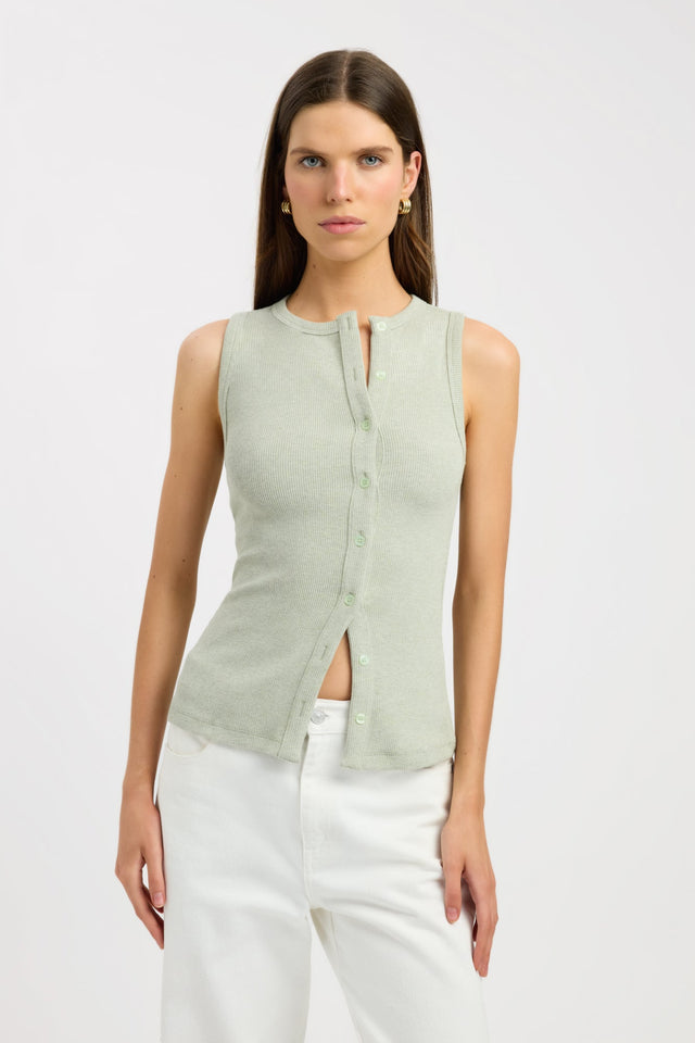 Bec Button Tank